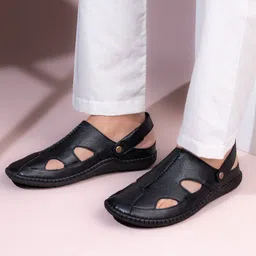The Roadster Lifestyle Co. Men Solid Comfort Sandals-image-57