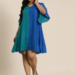 Qurvii+ Plus Size Colourblocked Bell Sleeves A-Line Dress-image-39