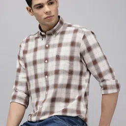 Arrow Pure Cotton Manhattan Slim Fit Checked Casual Shirt-picture-35