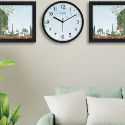 Random White & Green Printed Traditional Wall Clock with 2 Photo Frames-image-75