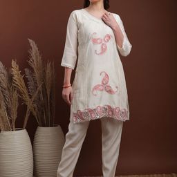 Berrylicious Embroidered V-Neck Pure Cotton Tunic With Trousers-image-25