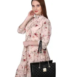 PELLE LUXUR Black Quilted Small Handbag-image-48