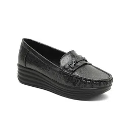 VALIOSAA Women Textured Loafers-25