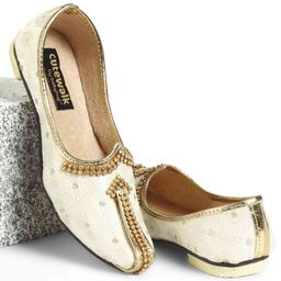Cute Walk by Babyhug Self Design Mojaris - White-image-0
