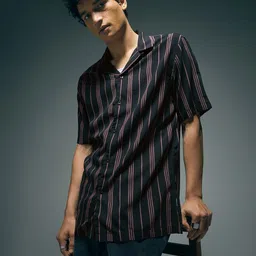 Flying Machine Men Vertical Striped Cuban Collar Casual Shirt-image-66