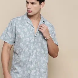 INVICTUS Men Sport Relaxed Fit Cuban Collar Floral Printed Cotton Casual Shirt-image-5