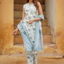 Foxent Women Floral Printed Cotton Kurta with Trousers & Dupatta-picture-20