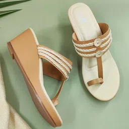 THE MADRAS TRUNK Women Ethnic Embellished Wedge Pumps-28