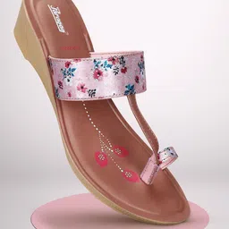 Paragon Women Printed One Toe Flats-picture-12