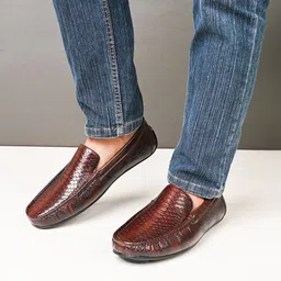 Mast & Harbour Men Lightweight Textured Driving Shoes-image-10