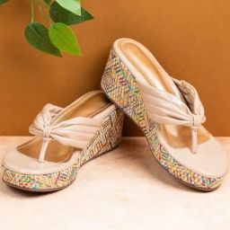 Inc.5 Women's Beige Thong Wedges-image-23