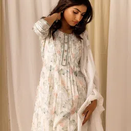 Ode by House of Pataudi Floral Printed Linen A Line Kurta with Trousers & Dupatta image 2