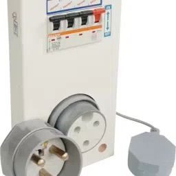SELVO 30 Amps TPN Distribution Board with Three Pin Metal Clad Industrial Plug and Socket (Fitted with 32A TPN MCB)-5