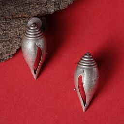 Sangria Silver-Plated Oxidised Shell Shaped Contemporary Drop Earrings-12