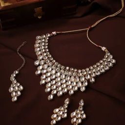Priyaasi Graceful Grandeur Kundan Necklace Set and Maangtikka-image-34
