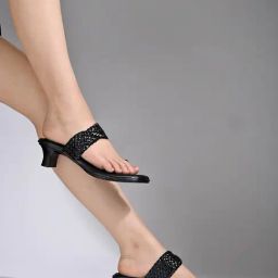 Shoetopia Women's Black Toe Ring Sandals-image-85