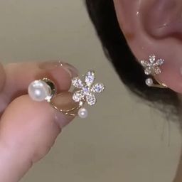 ONUYX Floral Studs Earrings-25