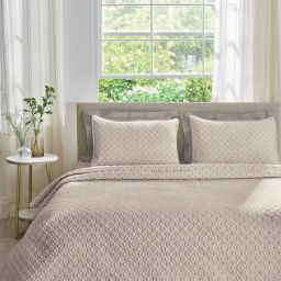 DDECOR Live beautiful Geometric Zinnia Dove 210 TC Cotton Comforters - Set of 3-5