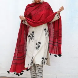 Chidiyaa No Made Gaia Blockprinted Cotton Dupatta image 4