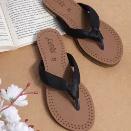 AIWIE Women Textured T-Strap Flats-picture-15