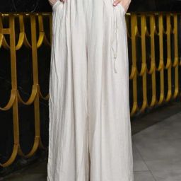 Odette Off-White Linen Mid Rise Flared Pants-image-4