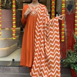 KLOSIA Floral Embroidered Mandarin Collar Flared Anarkali Kurta With Trousers & Dupatta-35