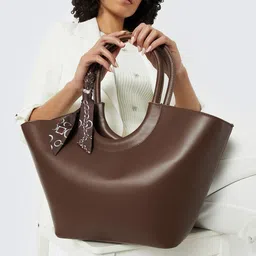 max Oversized Swagger Handheld Bag-picture-17