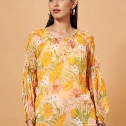 Marigold Lane Yellow Floral Print Top-image-22
