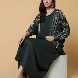 showoffff SHOWOFF Green A Line Kurta With Shrug image 4