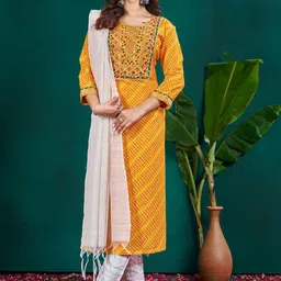 A TO Z CART Women Ethnic Motifs Embroidered Round Neck A-Line Calf Length Kurta Sets-25
