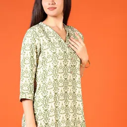 V-Mart Women Ethnic Motifs Printed Daily Straight Kurtas-image-81
