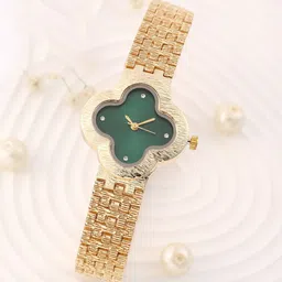 HAUTE SAUCE byCampus Sutra Women's The Dented Clover Clover Watch AW25_HSWC1262-1