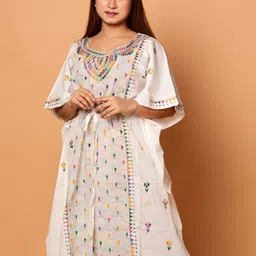 Laa Calcutta Embroidered Nightdress-image-15