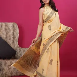 Vanedik Ethnic Motifs Printed Mulmul Cotton Block Print Saree image 2