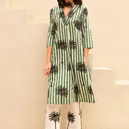 all about you Women Printed Regular Kurta with Trousers & With Dupatta image 4