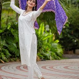 Happy Design Women Yoke Design Regular Beads and Stones Kurta with Pyjamas & With Dupatta image 5