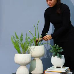 Muun Home Off-White Fiber-Glass Aden Organic Planter (Medium) image 4
