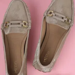 Metro Women's Beige Loafers-picture-0