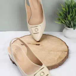 Carlton London Women's Cream Sling Back Sandals-image-95