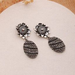 Aatmana Black Contemporary Drop Earrings-1