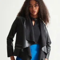 Cover Story Black Shrug-picture-17