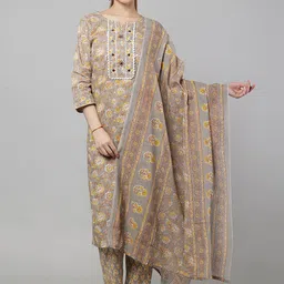 ETRAANA Floral Printed Round Neck Straight Kurta With Trousers & Dupatta-23