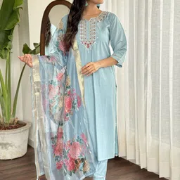 HAVISHE CLUB Women Ethnic Motifs Embroidered Zardozi Kurta, Harem Pants With Dupatta-image-103