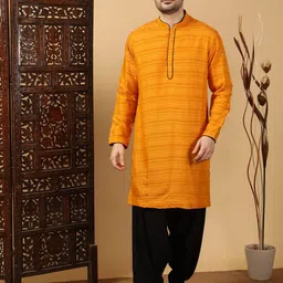 Kuons Avenue Men Solid Thread Work Cotton Kurta-53