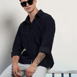 Stylecast X Kotty Men Solid Relaxed Spread Collar Casual Shirt-image-2