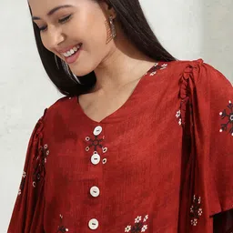 Vishudh Embroidered Kimono Sleeve Top-image-21