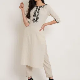 Brownverse Women Embroidered Regular Thread Work Kurta with Pyjamas-25