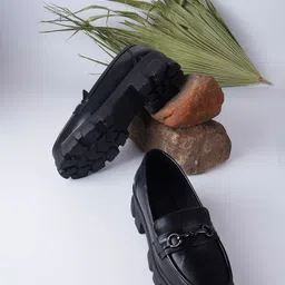 Froh Feet Women Solid Smart Casual Loafers-37