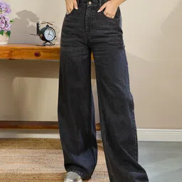 SASSAFRAS BASICS Women Straight Fit High-Rise Light Fade Jeans-image-64