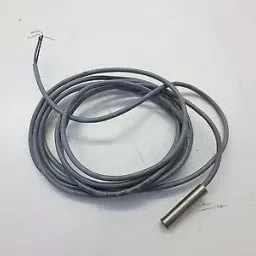 Baumer IFRM 06P1701/L Cylindrical Type Inductive Proximity Sensor Cable 2 m image 2